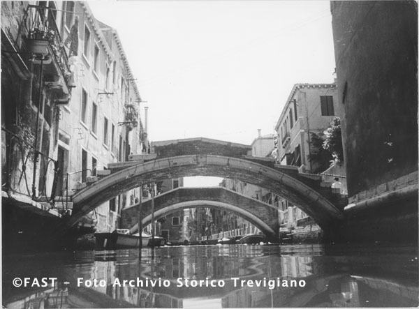 Venezia, scorcio di un canale